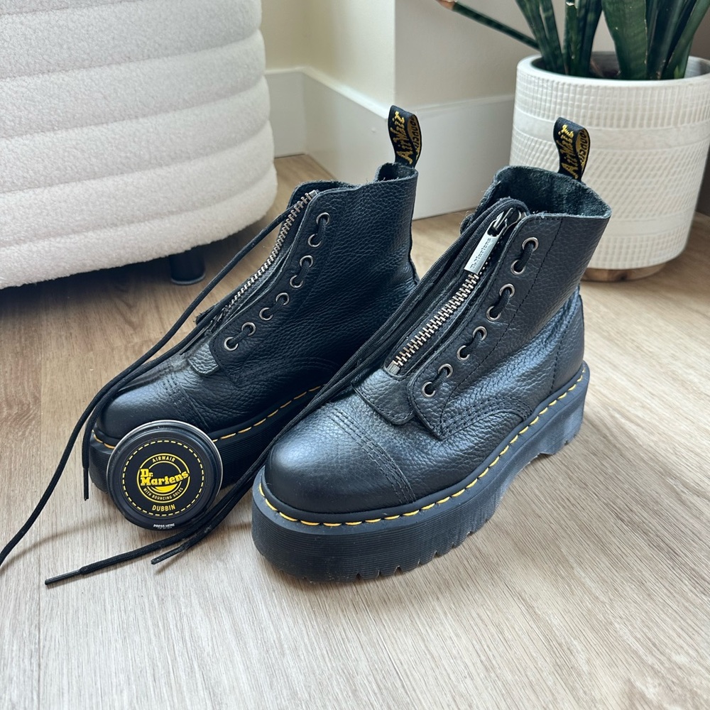 NEW- Dr. Martens Sinclair Leather Boot